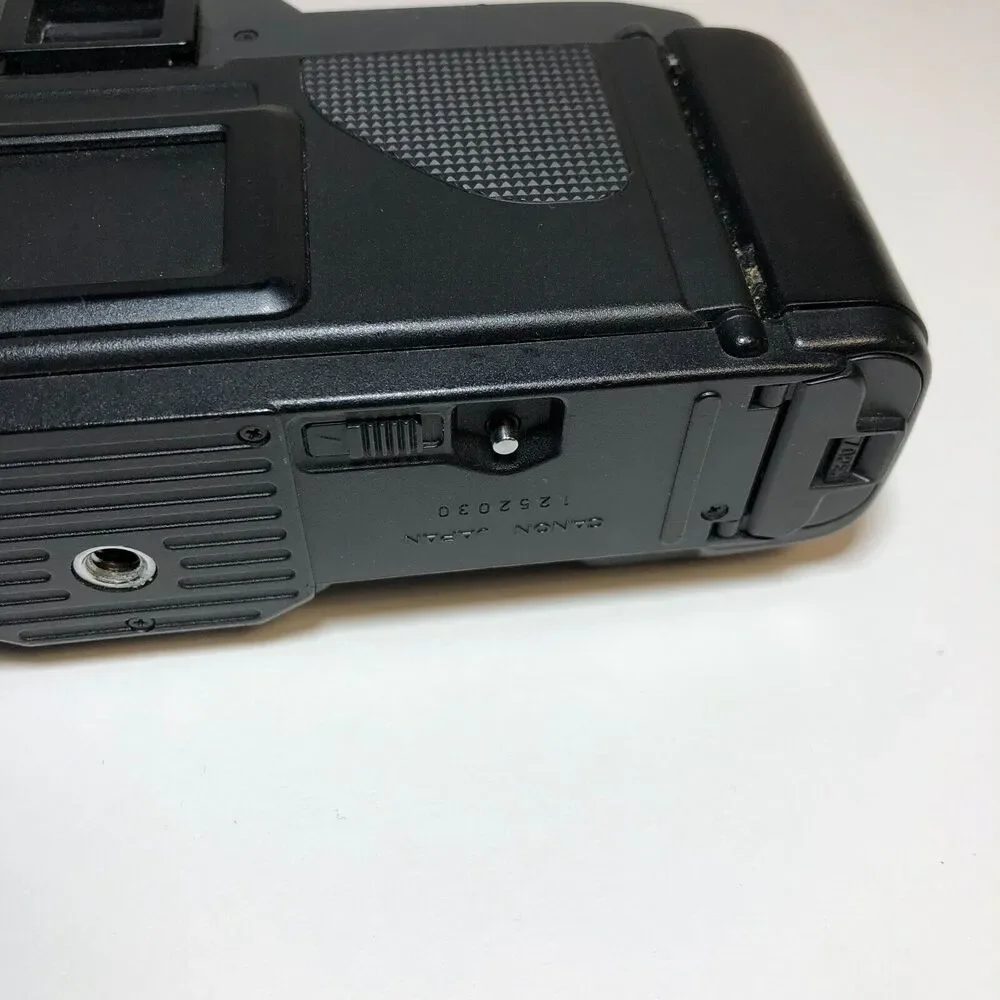 Canon T70 35mm Manual Focus SLR Camera Body Only Powers On Working